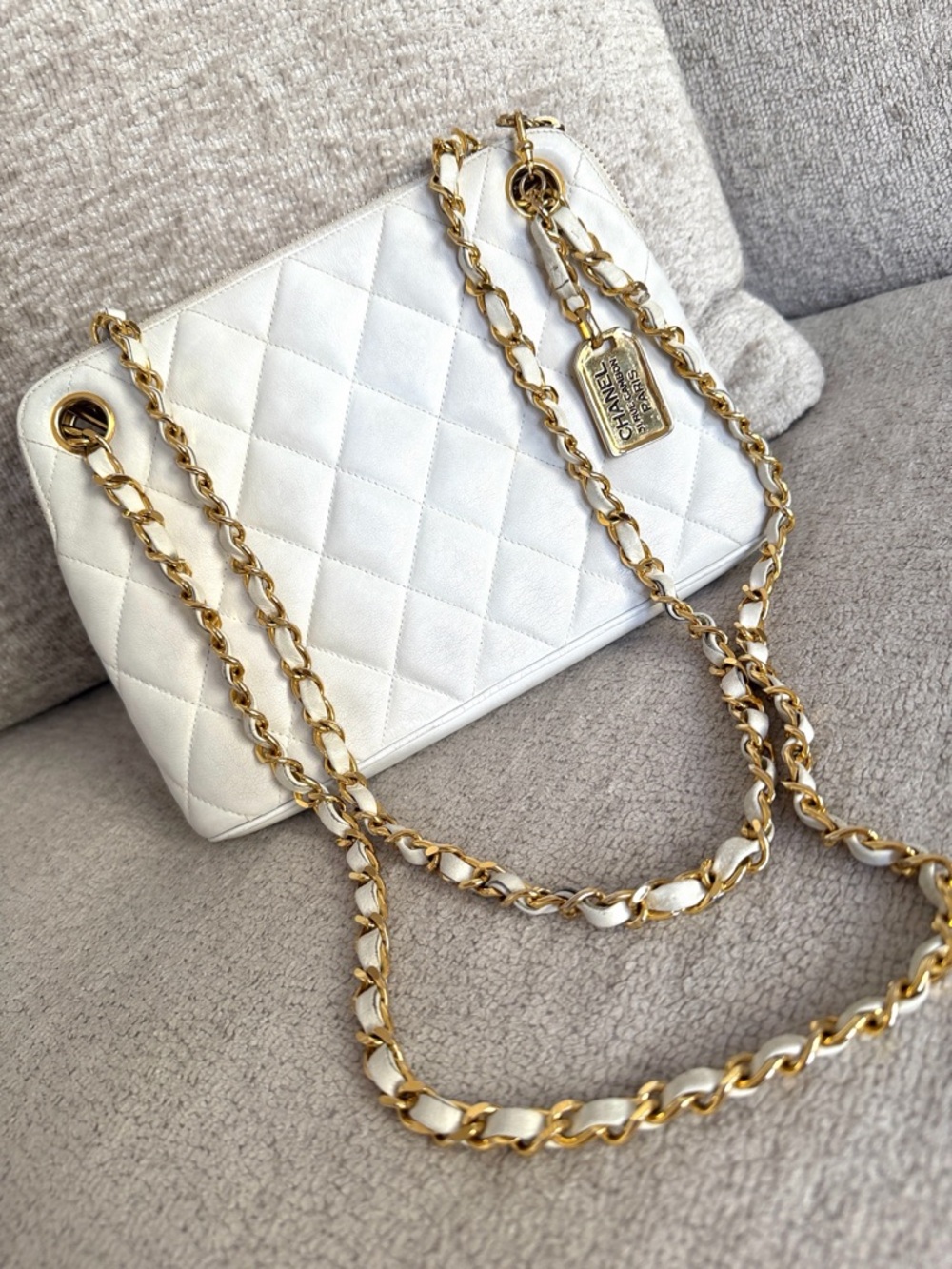 CHANEL Vintage White Bag - Picture 4 of 15